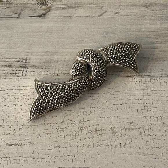 Judith Jack Jewelry - Beautiful Judith Jack Silver and Marcasite Brooch.